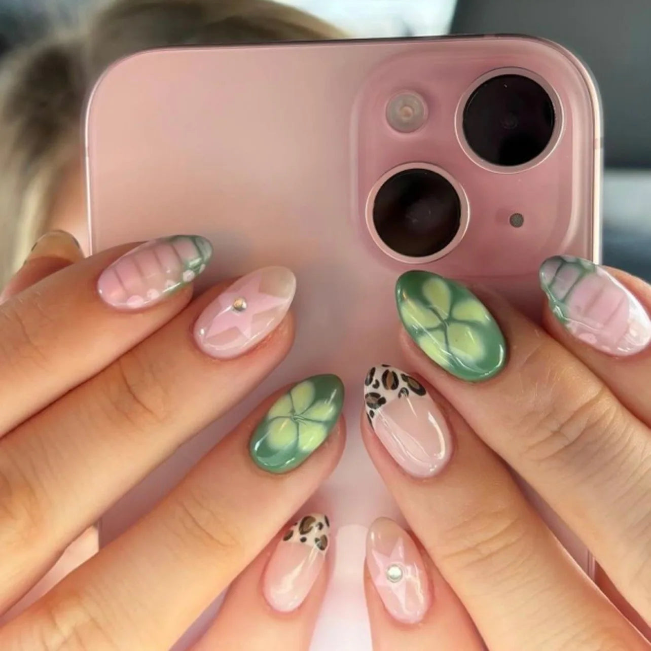 24pcs White Flower Fake Nail Tips Ins Yellow Pink Blush False Nails Wearable Full Cover European Almond Shaped Press on Nails--ANDROMEDA QUINNS | AURELLE'S-ANDROMEDA QUINNS | AURELLE'S