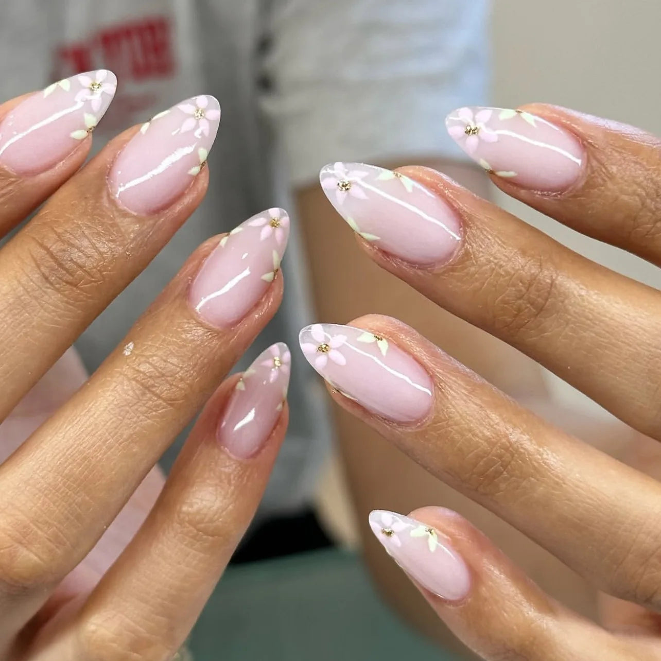 24pcs White Flower Fake Nail Tips Ins Yellow Pink Blush False Nails Wearable Full Cover European Almond Shaped Press on Nails--ANDROMEDA QUINNS | AURELLE'S-ANDROMEDA QUINNS | AURELLE'S